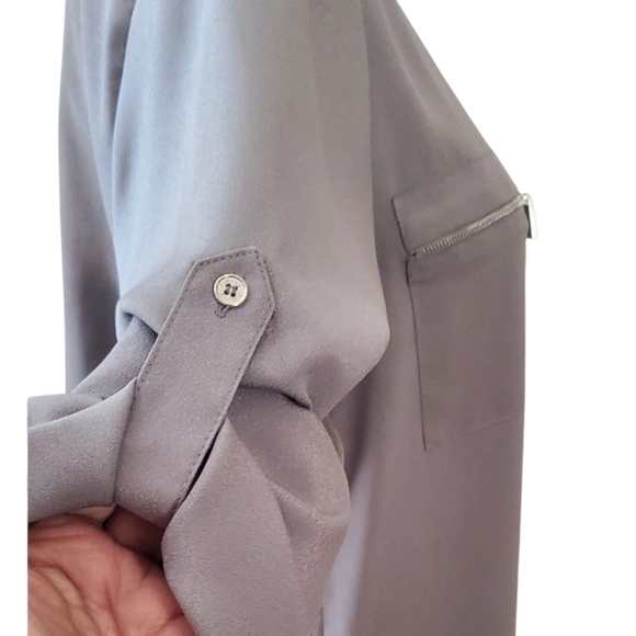 Calvin Klein Gray Roll Tab Long Sleeve Button Down Blouse  Zipper Pockets Size L - Picture 2 of 10